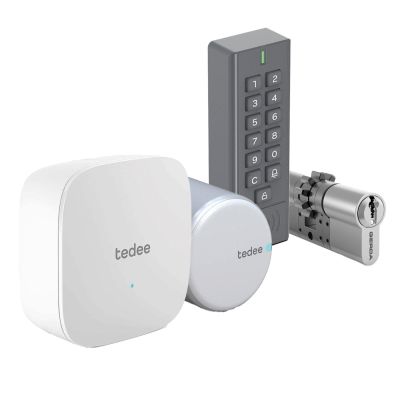 Inteligentny zamek GERDA Tedee GO - srebrny, w zestawie z mostkiem, klawiaturą oraz wkładką SLR 30-61/37-68 mm zębatka (typ D)