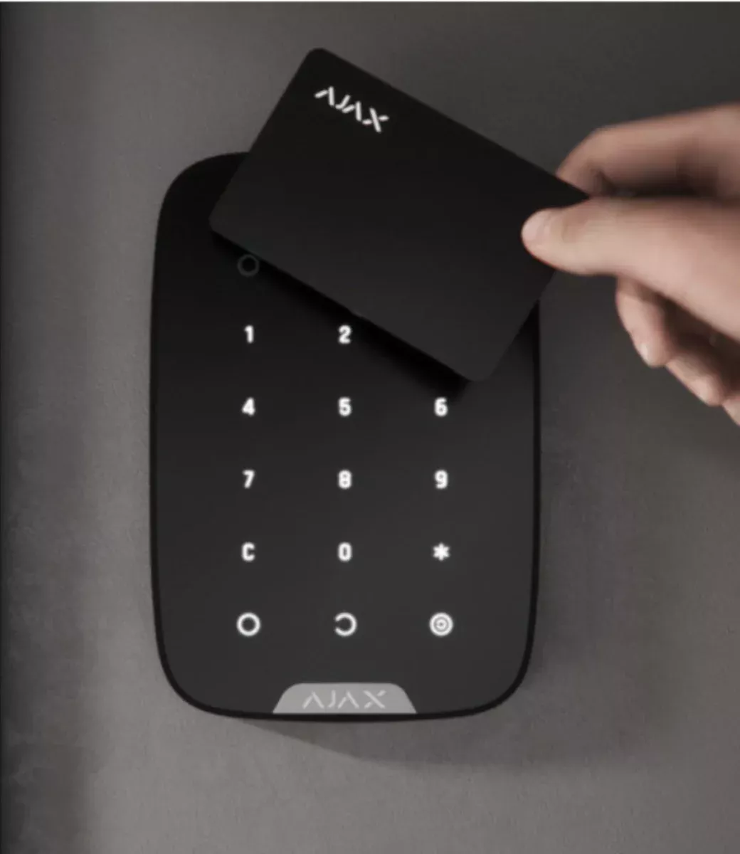Bezprzewodowa klawiatura dotykowa z czytnikiem RFID AJAX Keypad Plus czarny